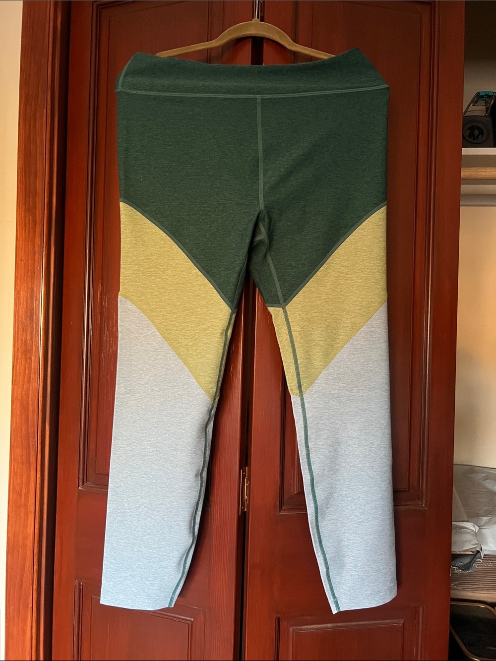 NWT Outdoor Voices Spring 7/8 Leggings